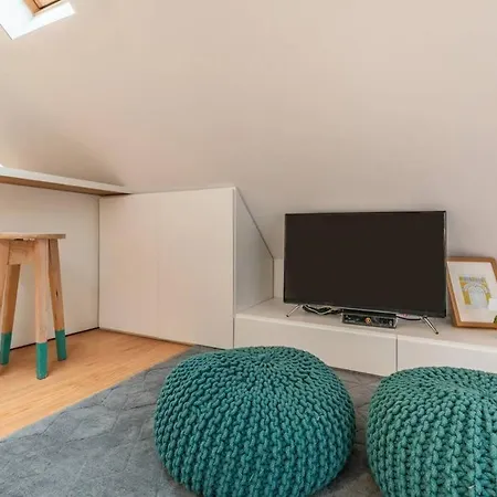 Apartment My Fair - Upper Studio Bica